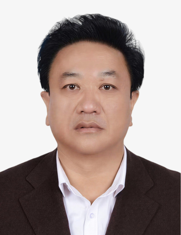 人文藝術學部主任陳玉福照片