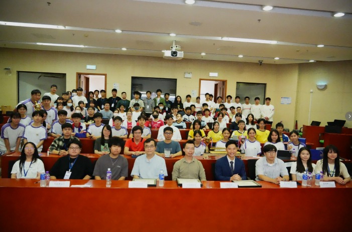 以賽促學育英才 助力工程領域人才建設 —— 李華超教授出任第 17 屆建技大賽橋梁結構比賽評審嘉賓
